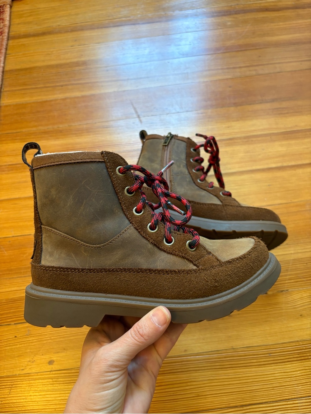 UGG | Brown Leather and Suede | Shearling-Lined | Size 1 - Picture 3 of 9